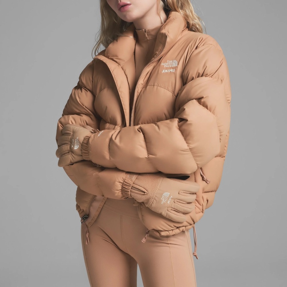 THE NORTH FACE X SKIMS 2000 RETRO NUPTSE JACKET LIMITED EDITION: OCHRE XXS